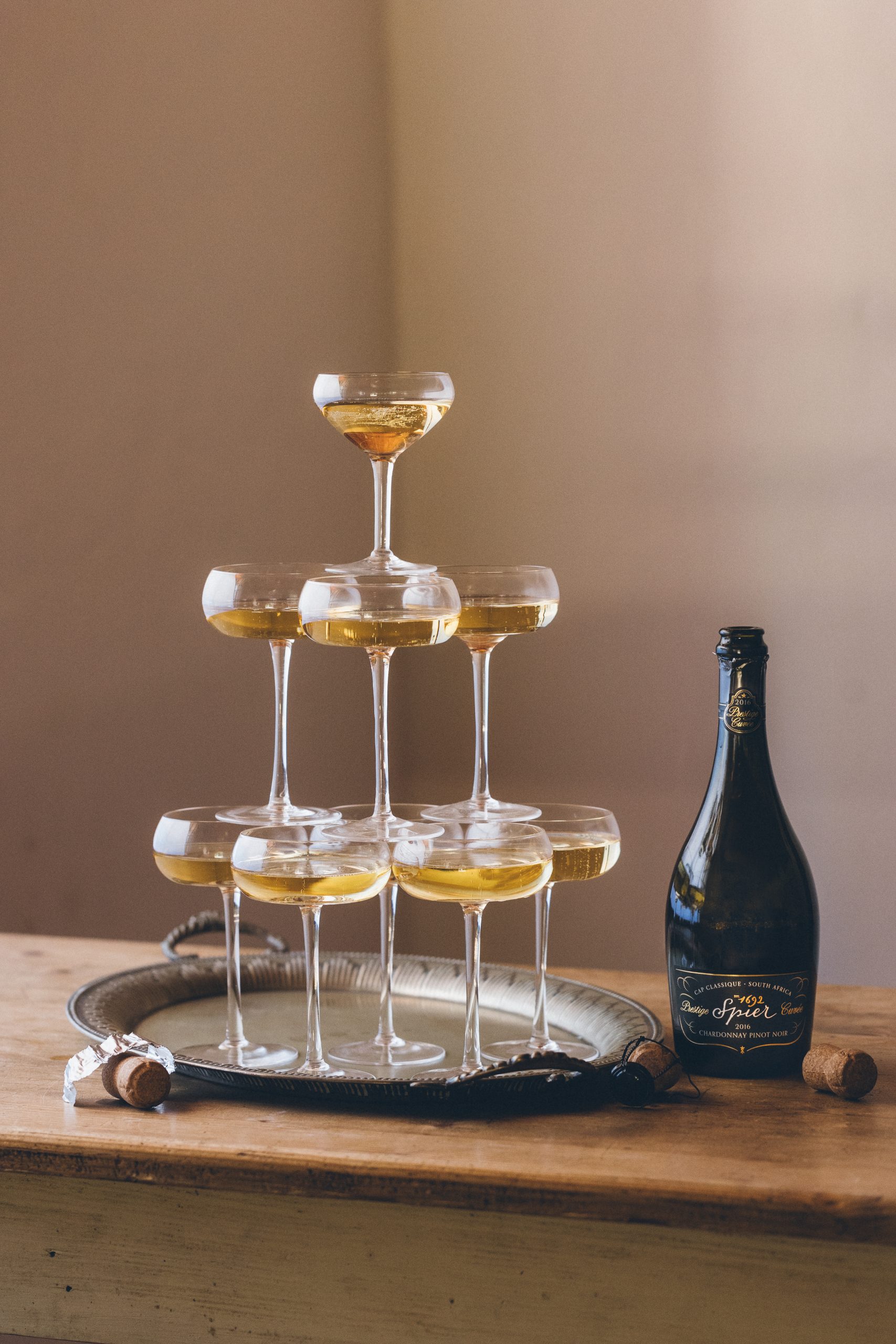 #spier-prestige-cuveģe-cap-classique-2016-champagne-tower-portrait-2024